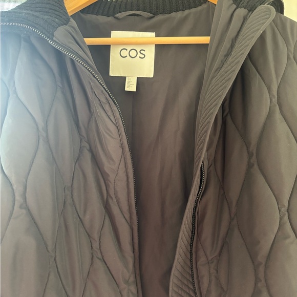 COS Quilted Insulated Jacket - Picture 4 of 9